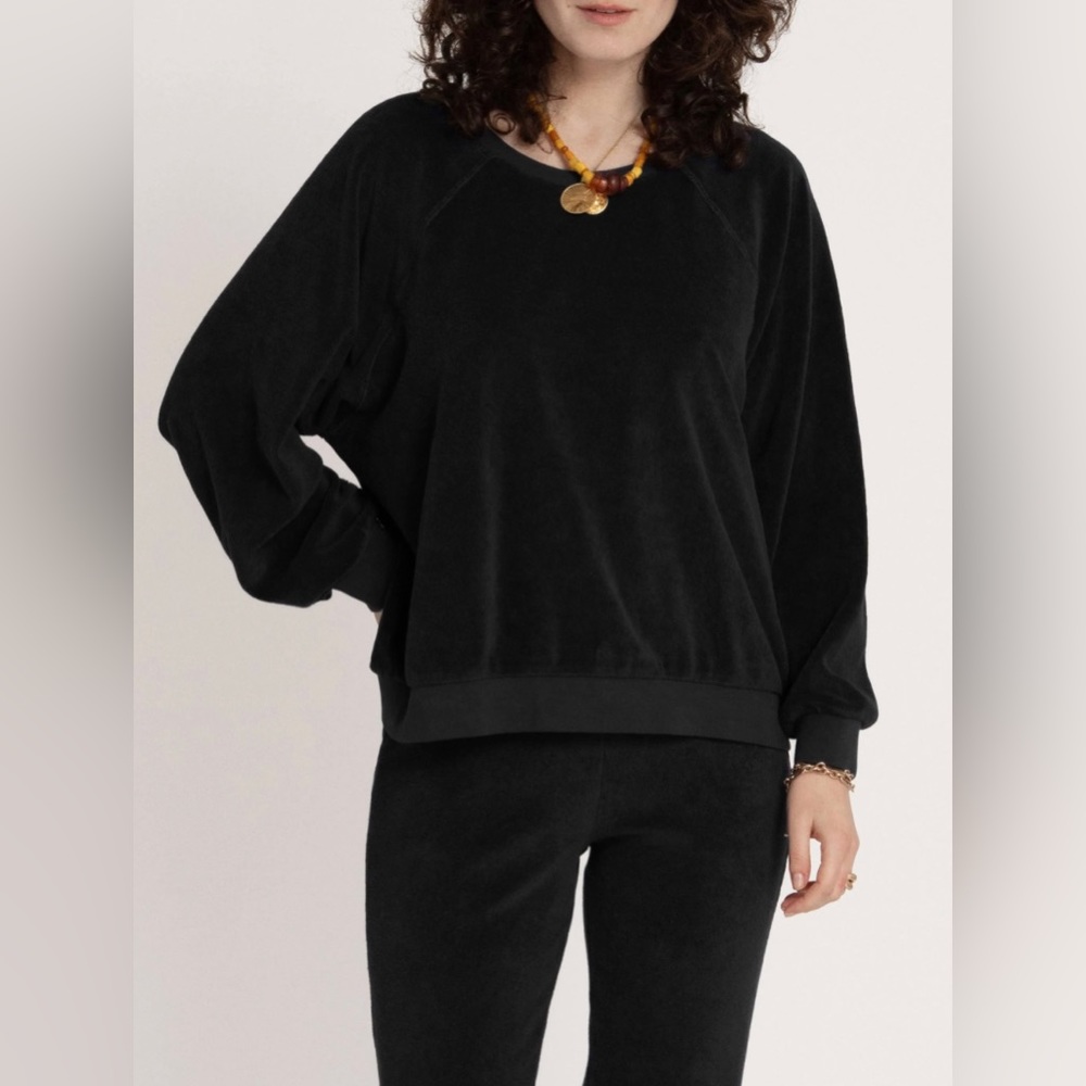 Suzi Kondi Black Velour Pullover Sweatshirt
